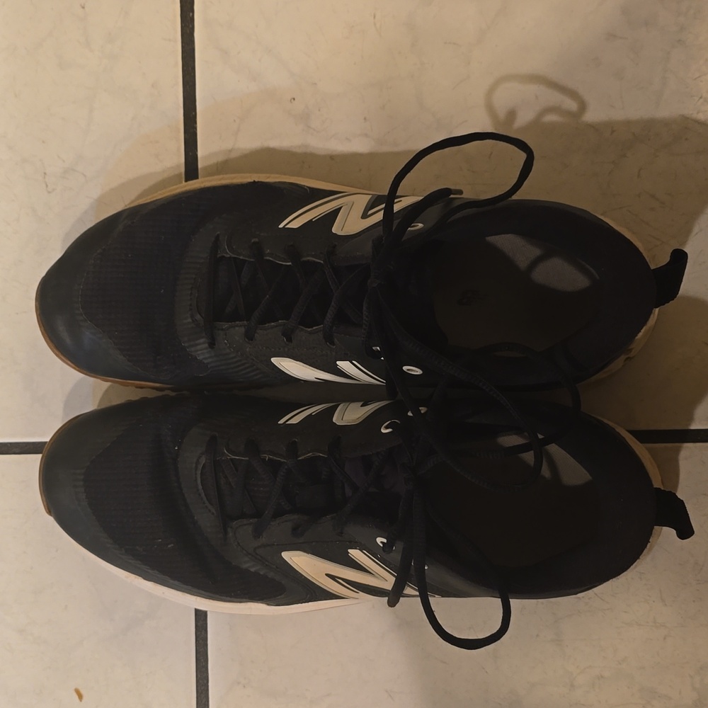 New Balance T3000 Fresh Foam Mens Baseball Turf Black and White Athletic Shoes
